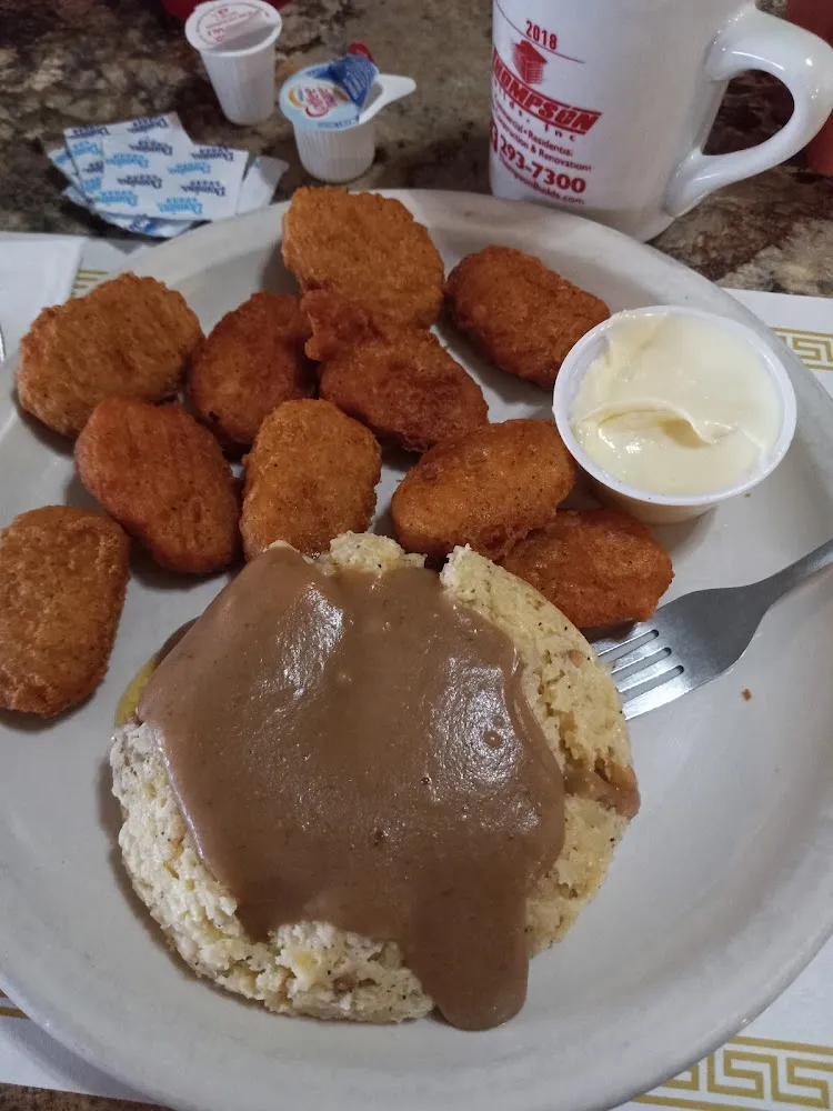 Chicken Nuggets with Mashed Potatoes and Gravy